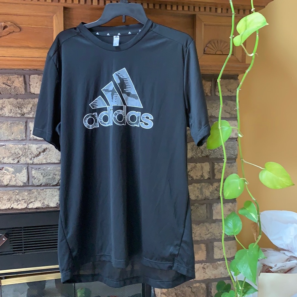 Adidas size large men’s black with camo
